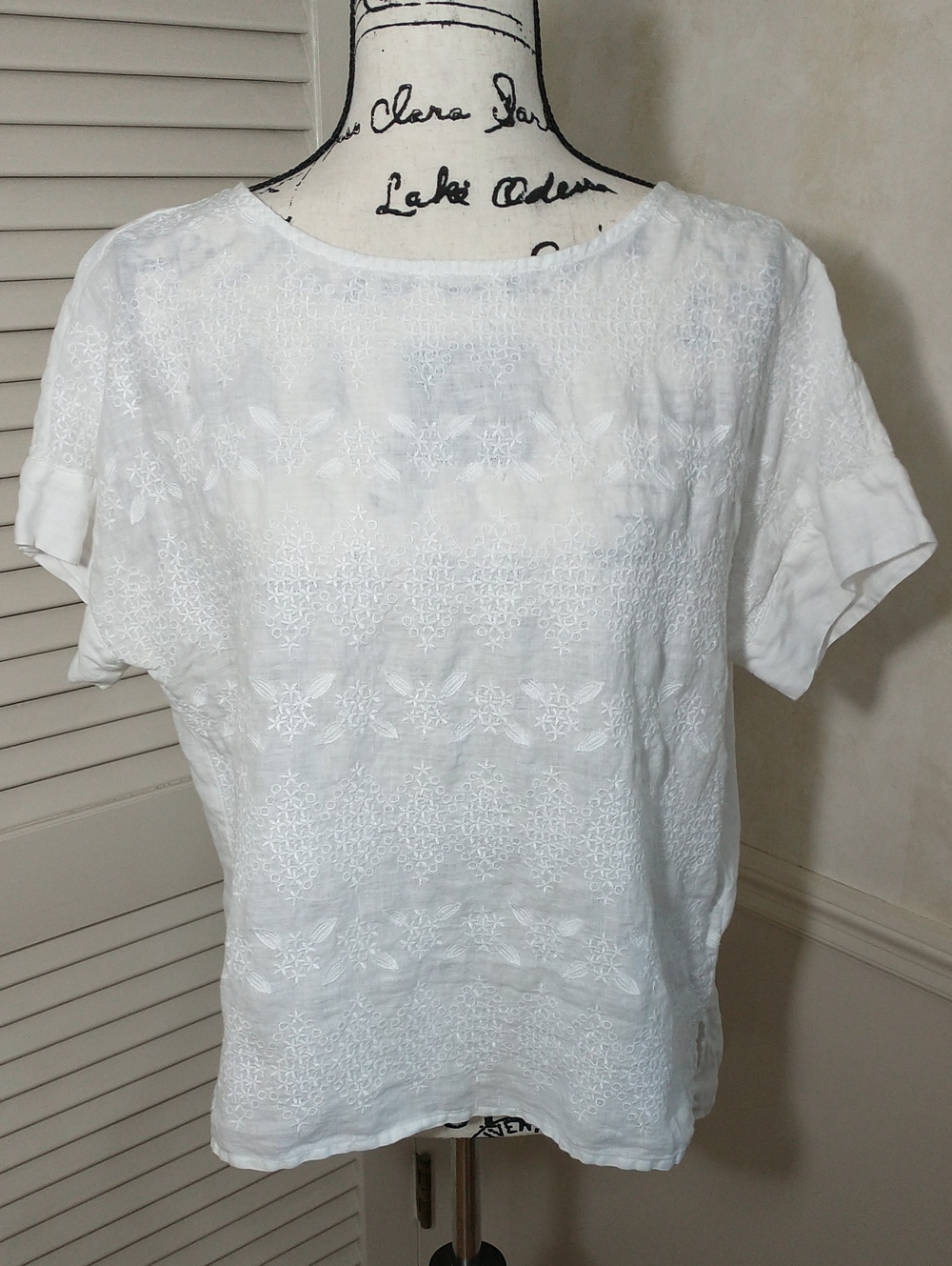 Christian Siriano, 100% Linen White Short Sleeve Embroidered, Size S